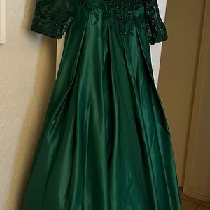 JJ’s House Green Ball Gown Dress